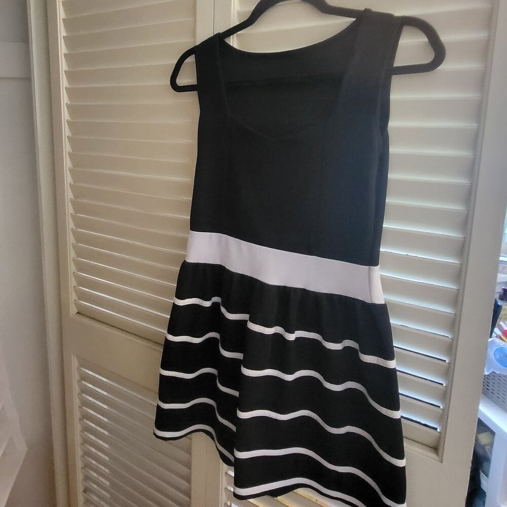 Women's Black and White Mini Formal Dress Small